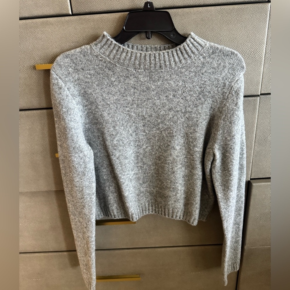 Stradivarius Gray Crew Neck Crop Sweater